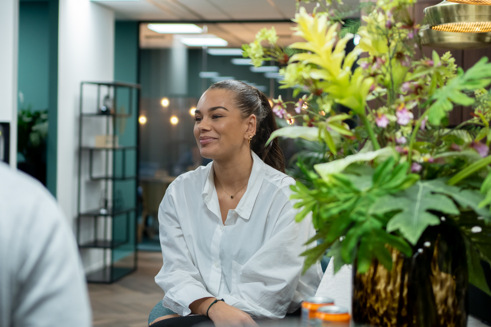 Zakelijke Fotografie. Portret van werknemer in bedrijf, fotografie voor bedrijven in Amsterdam en Nederland
