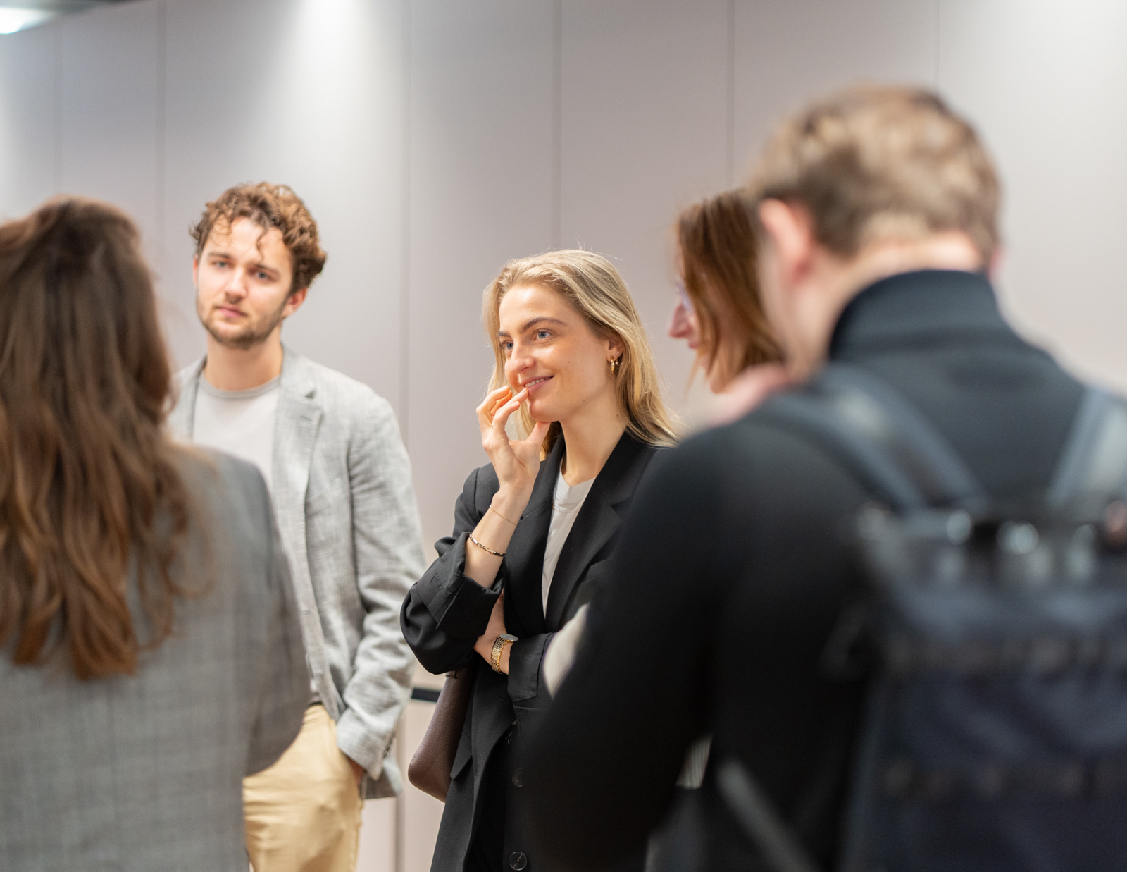 Zakelijke Fotografie. Portret van werknemer in bedrijf, fotografie voor bedrijven in Amsterdam en Nederland